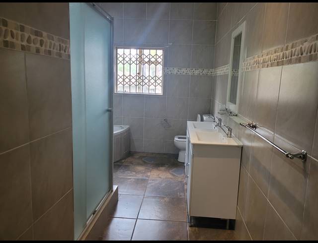 4 BEDROOM HOUSE TO LET IN SAFARI GARDENS